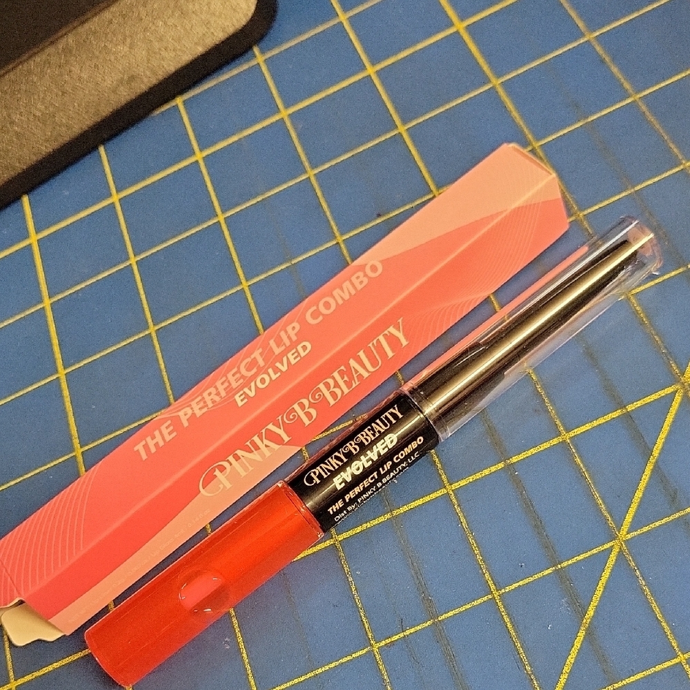 Pinky B Beauty Lip Gloss 4ml & Liner 0.2g Duo End New In Box - Evolved